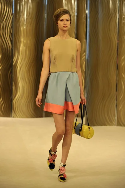 Look 4